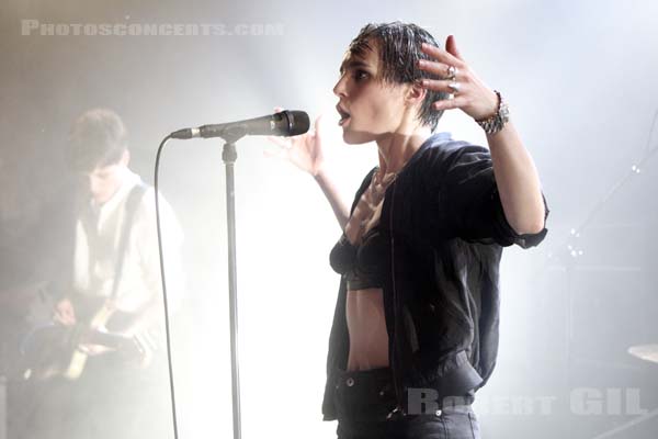 SAVAGES - 2015-12-01 - PARIS - La Maroquinerie - Camille Berthomier - Gemma Thompson